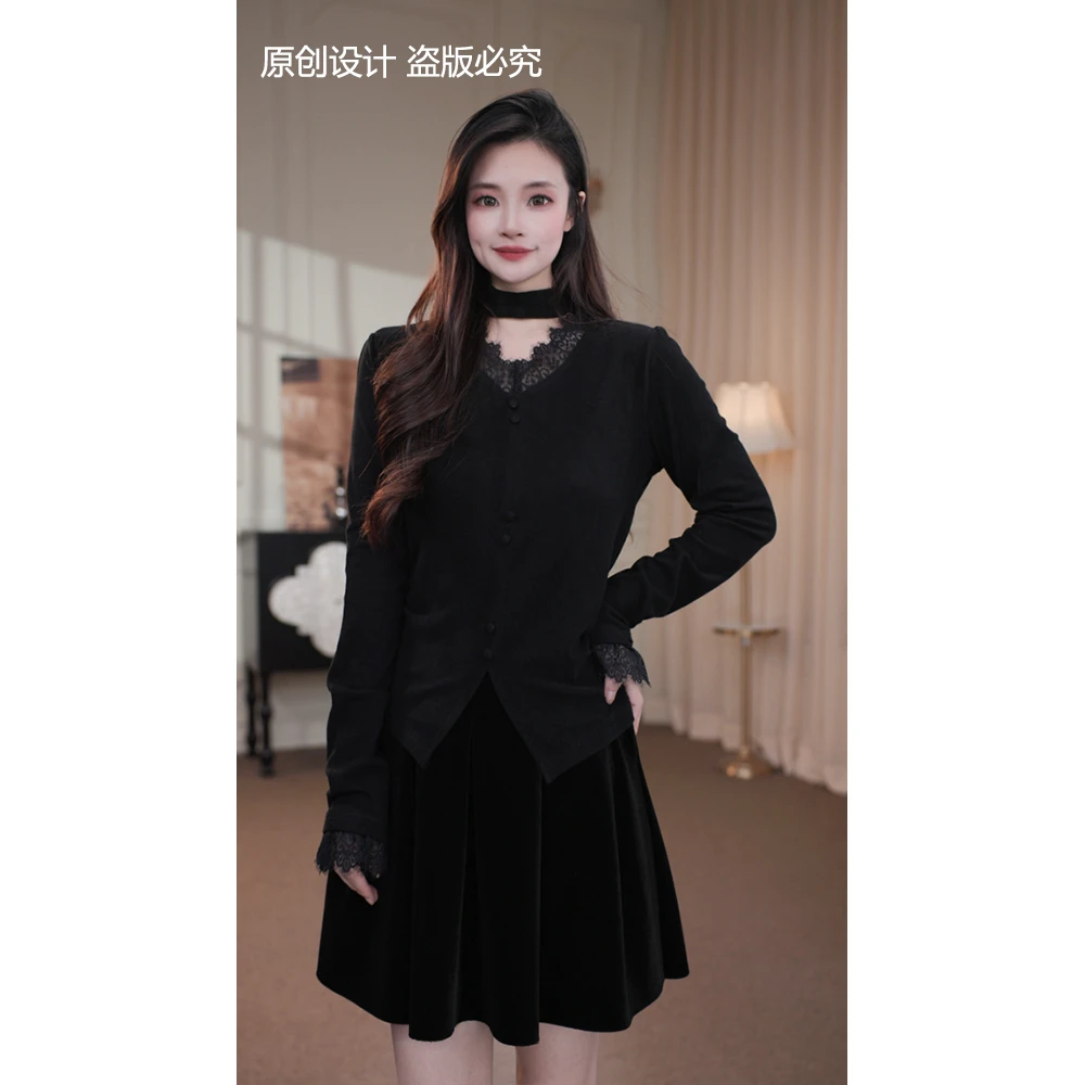 旷宁宁·温柔赫本·秋冬装纯色蕾丝设计感纽扣小衫上衣女装-