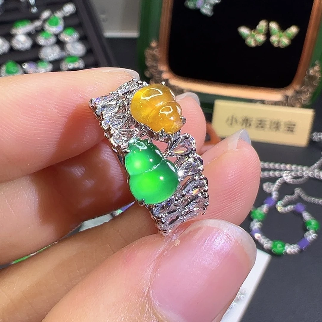 翡翠18K金镶嵌戒指