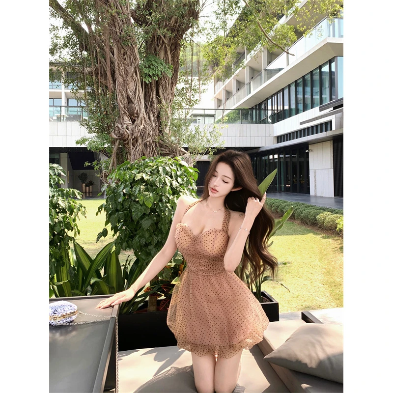 轻奢波点挂脖连衣裙新款辣妹抹胸短裙网纱裙子网红款
