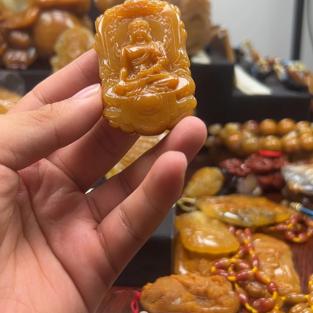 烈***人石英质玉（黄龙玉）未镶嵌多选发其一