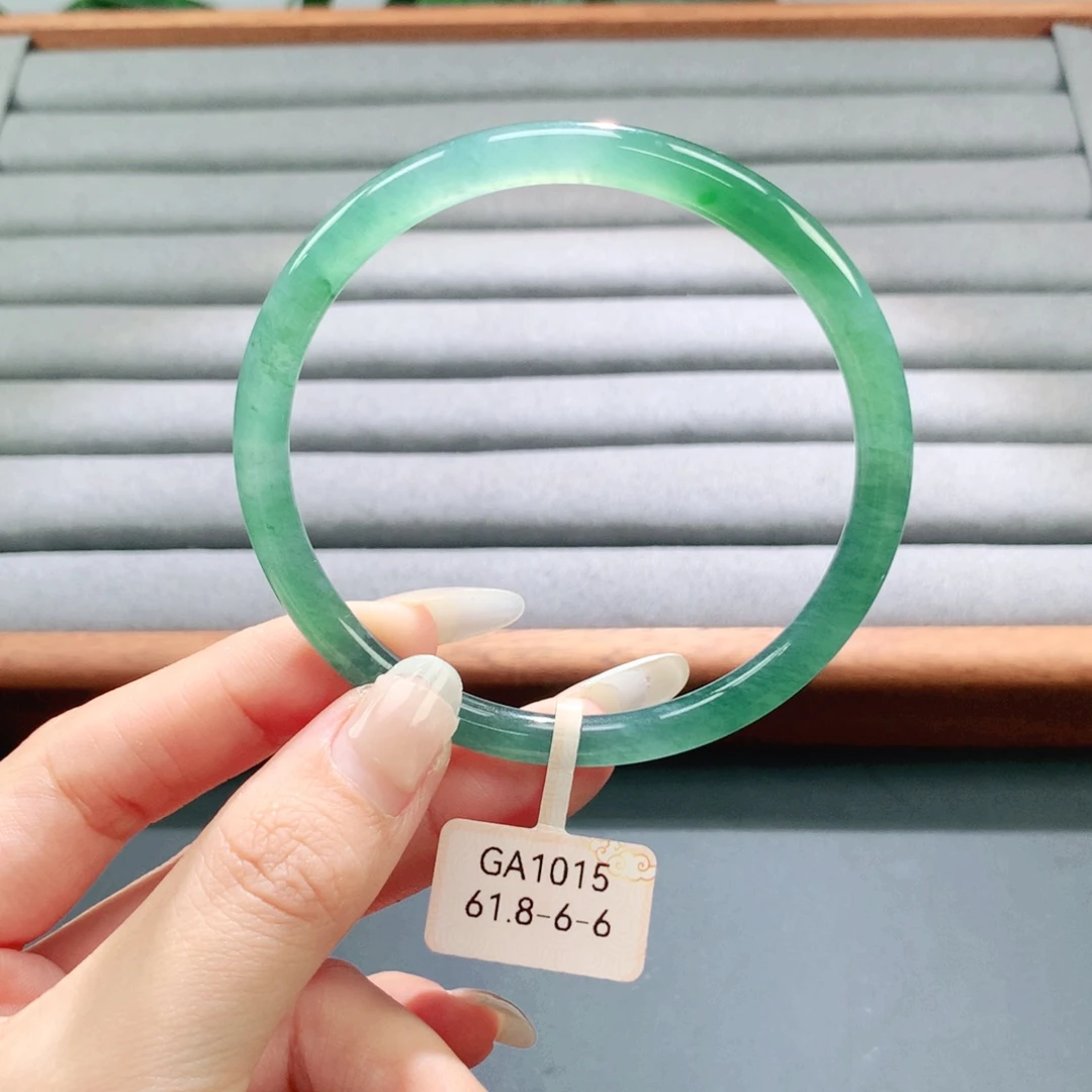 翡翠未镶嵌手镯天然