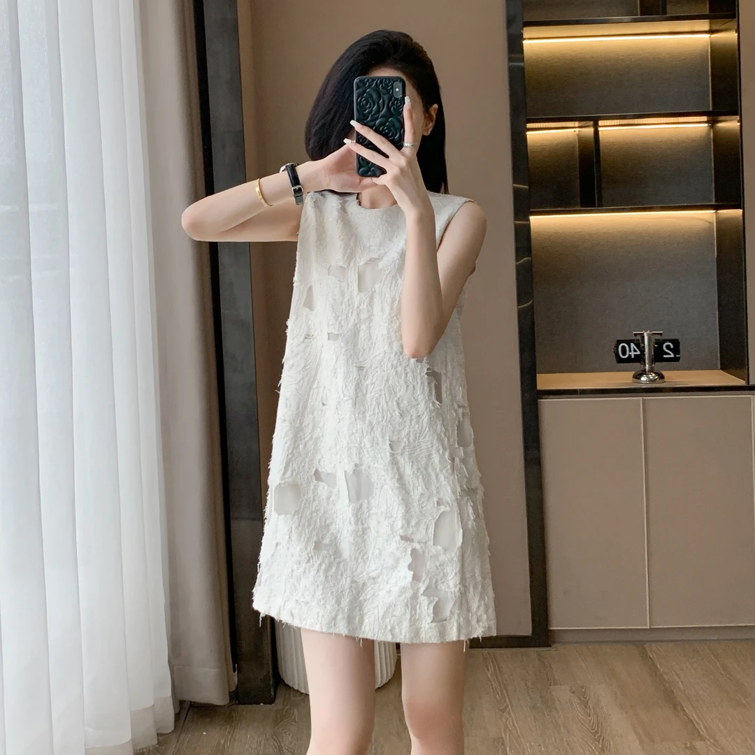 法式小香风无袖背心连衣裙女夏季新款宽松显瘦高级感白色气质短裙