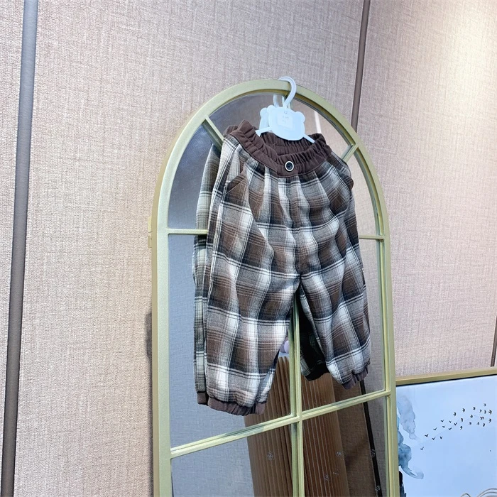 Z309   宝宝棕色格子单裤子 春款