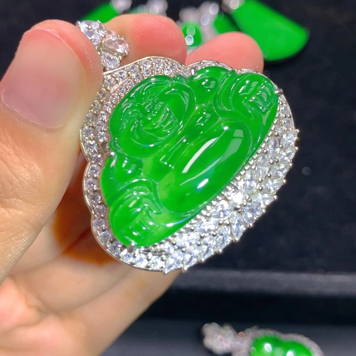 翡翠银S925镶嵌颈饰一个