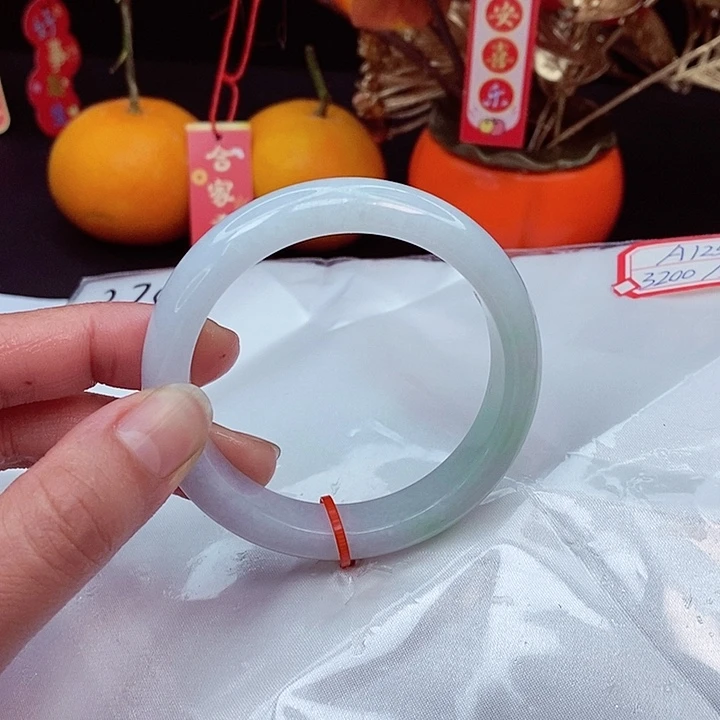 翡翠手镯未镶嵌55圈274