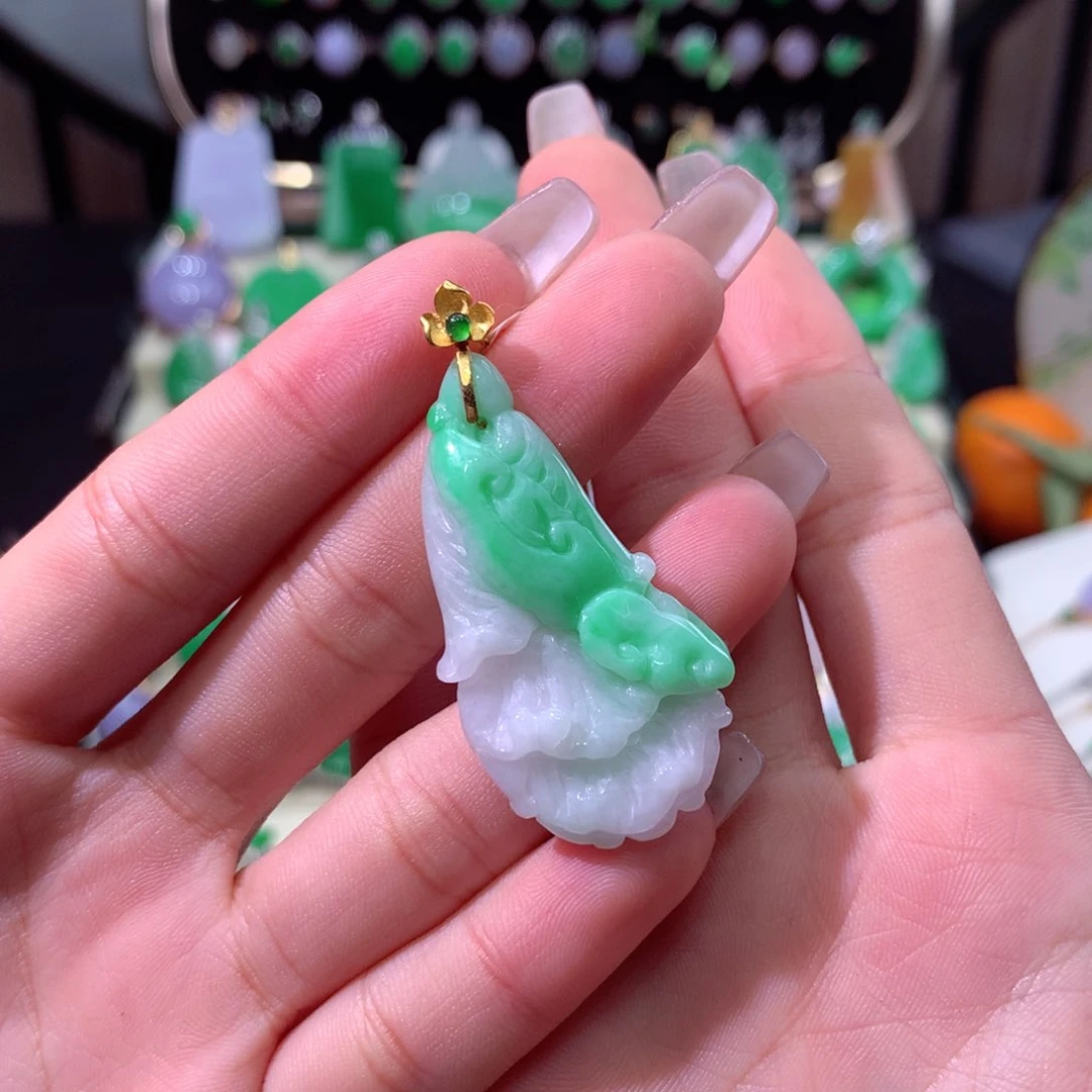 翡翠颈饰18K金镶嵌翡翠