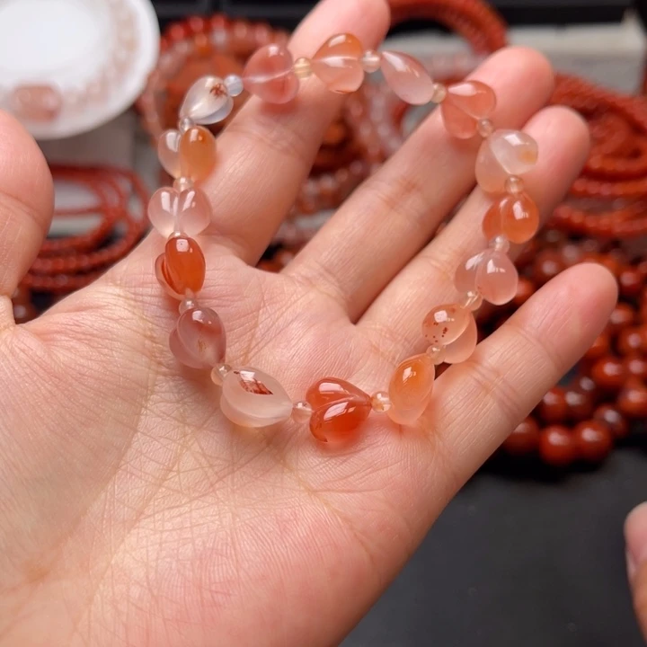 南红玛瑙未镶嵌多样性发货默认微瑕称重18.2克