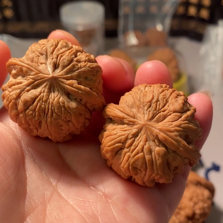 文玩核桃吊坠38.8麒麟墩