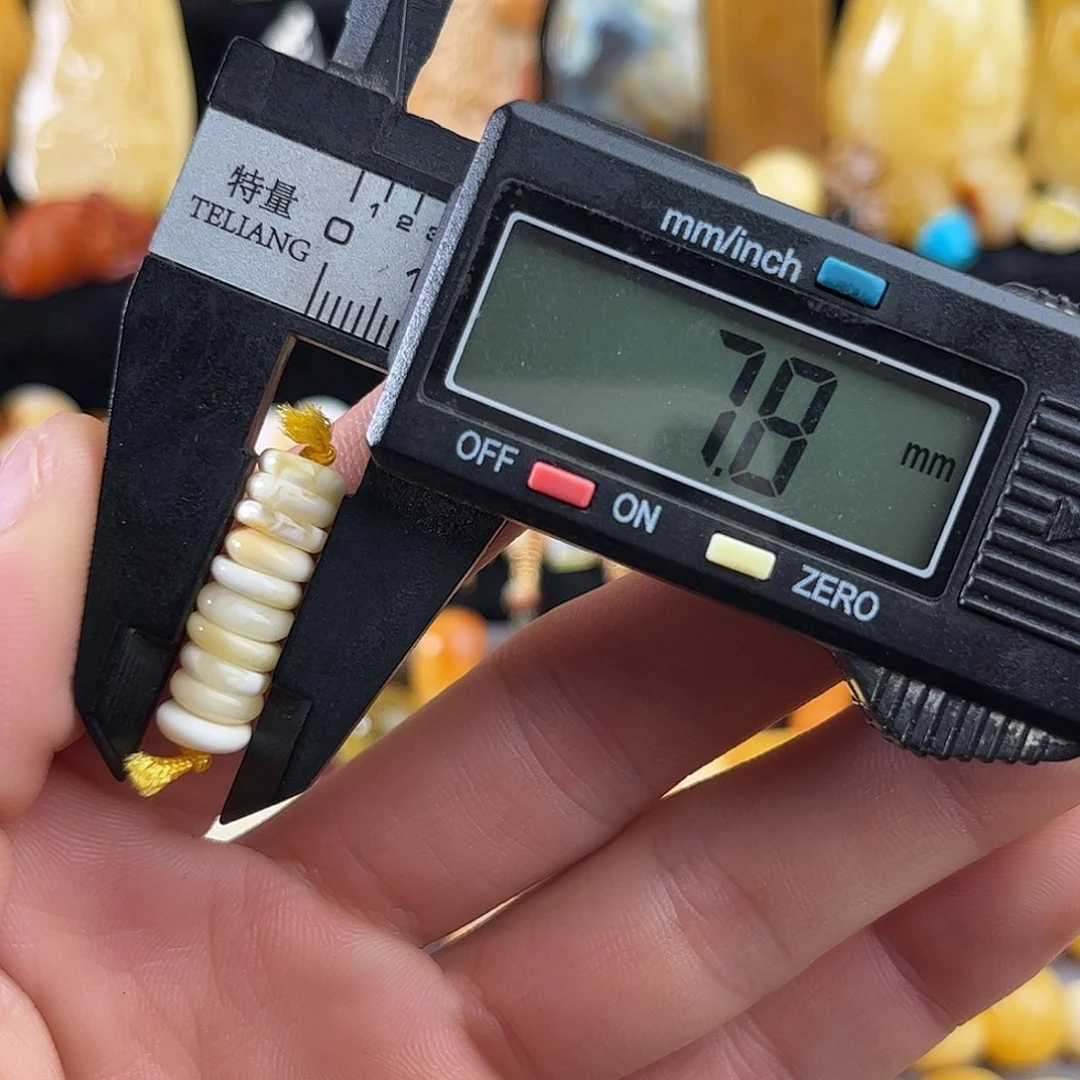 蜜蜡未镶嵌珠宝奇石