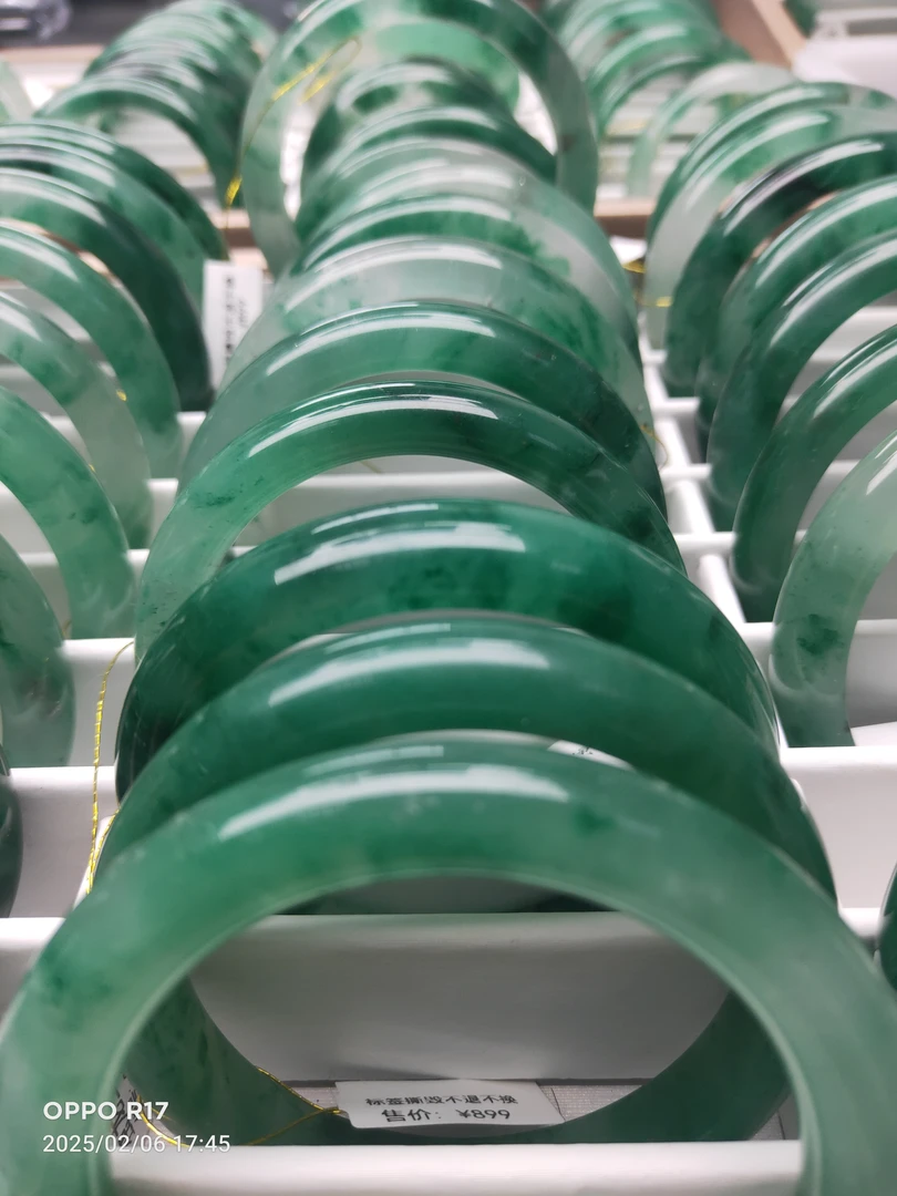 定制冰透独龙翠手镯，多样性随机发一，拍一发一