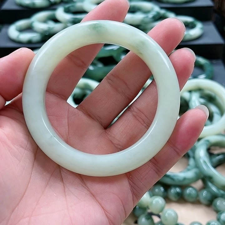 【闪购商品】透闪石-蛇纹石玉未镶嵌手镯1****军