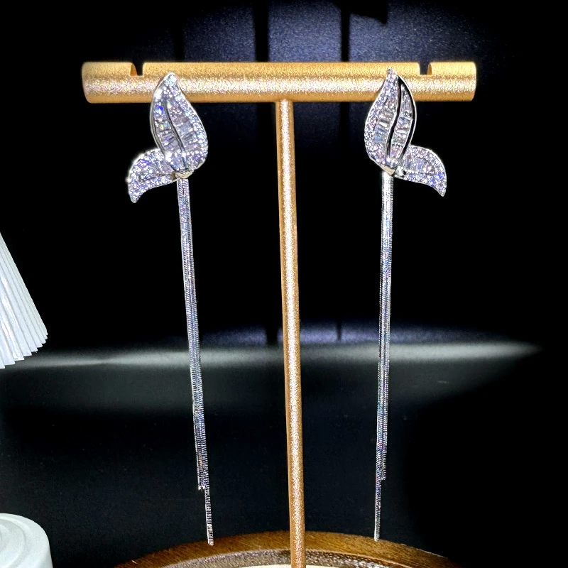 铜合金耳饰 小众高级感树叶耳环女气质长款时尚耳钉甜美两戴耳饰