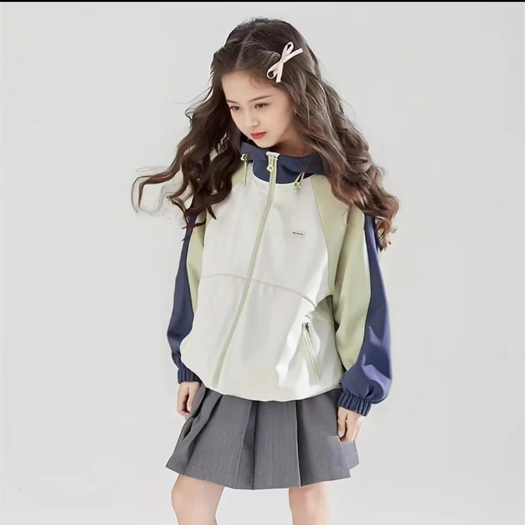 女童2025春秋季新款中大童时尚风衣儿童简约春装连帽冲锋衣外套潮