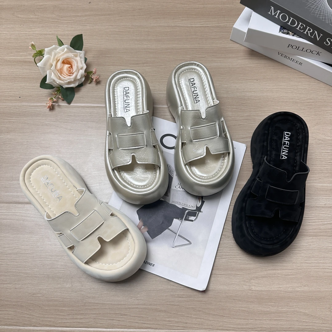 【H3】厚底拖鞋女2025新款女夏外穿网红爆款高级感潮流增高一字拖鞋