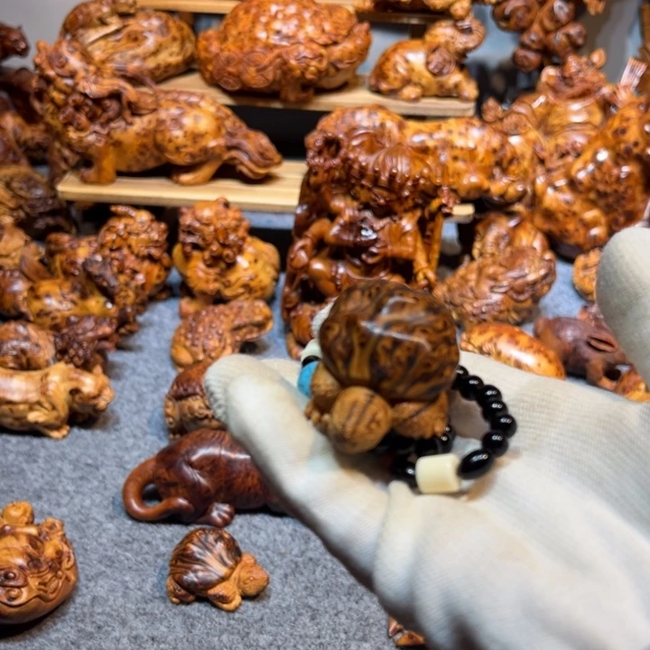 骏***讯柏木掌中宝乌龟把件