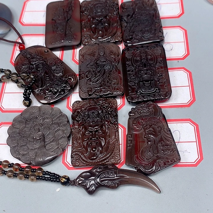 恒***君未镶嵌黑曜岩颈饰