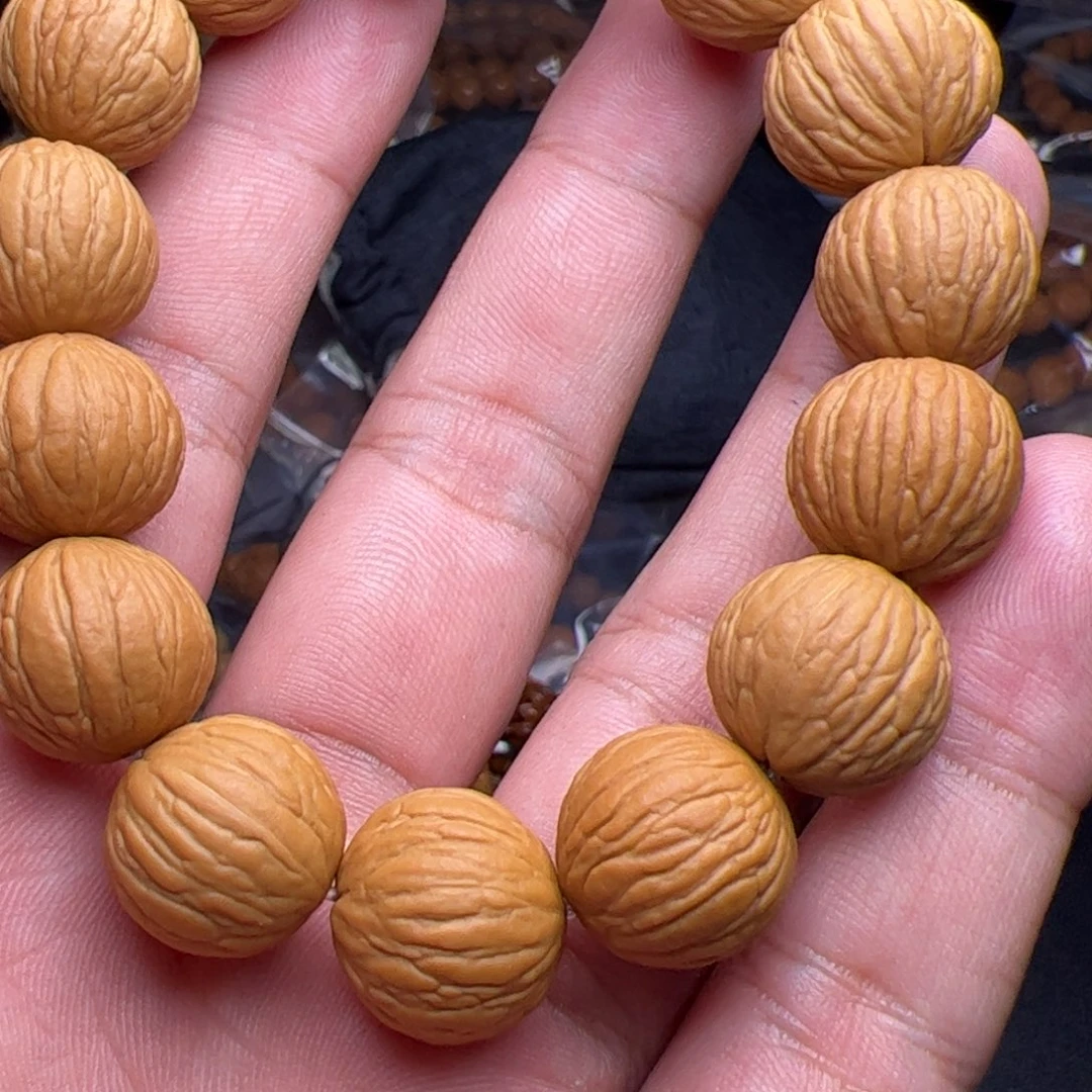 猴头核桃吊坠哦据咯