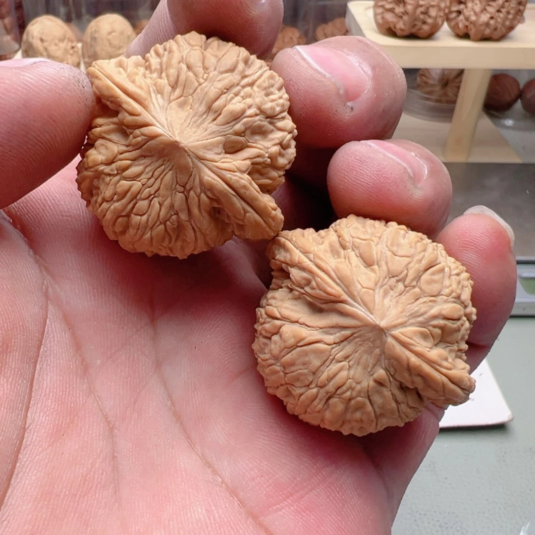 文玩核桃吊坠39尺全品绣球