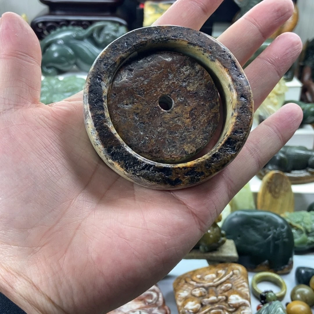 岫岩河磨玉（透闪石质玉）未镶嵌把件