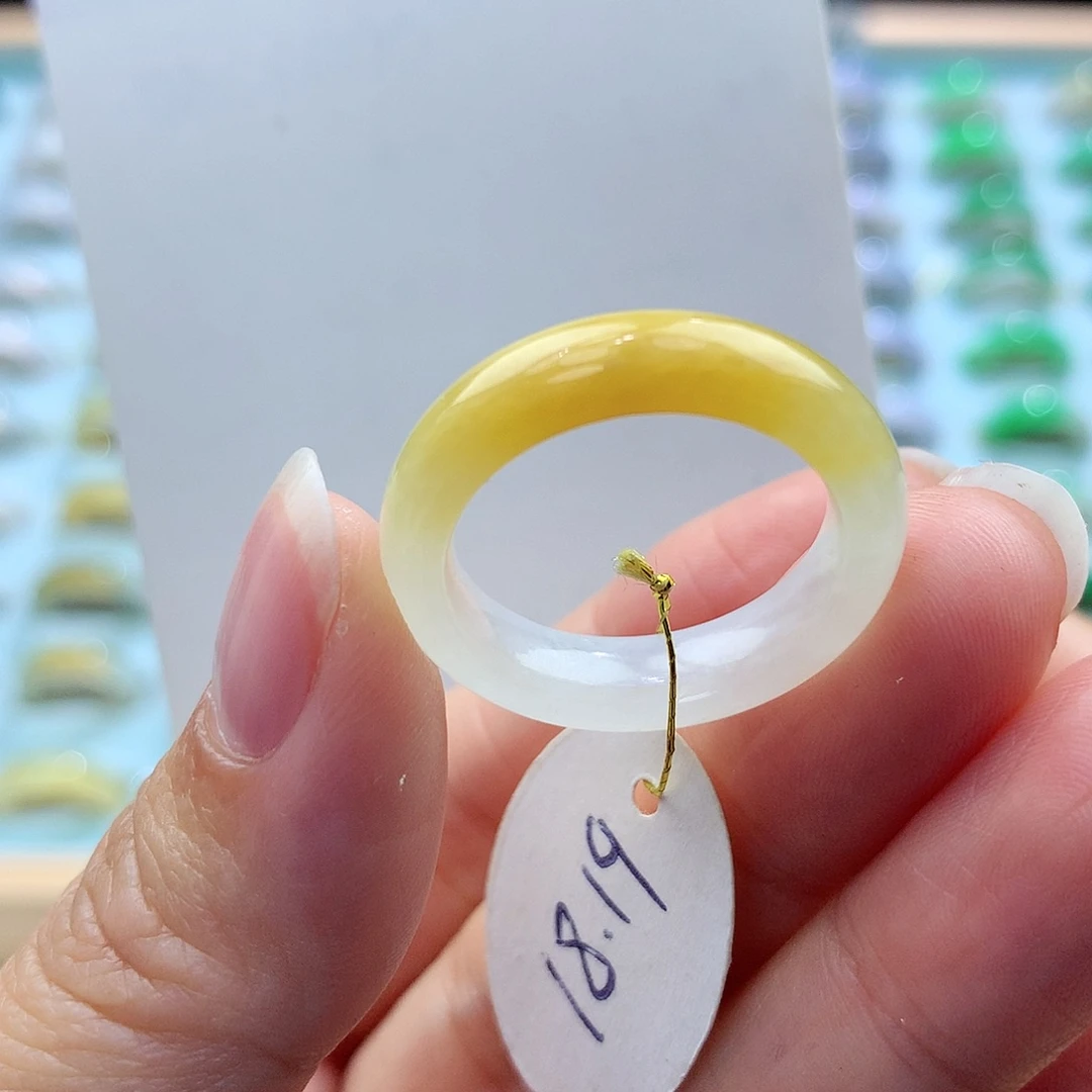 翡翠戒指未镶嵌1819圈