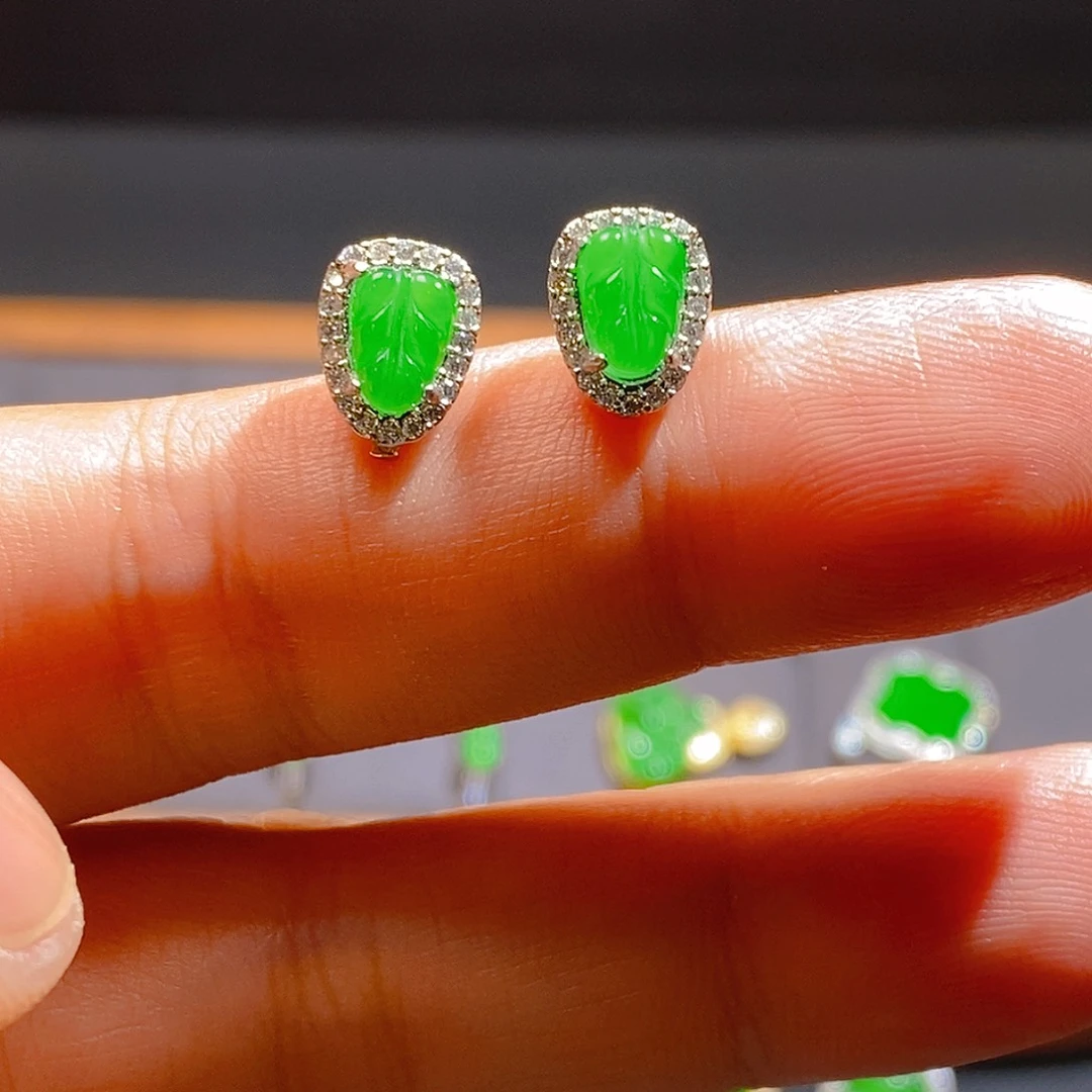 翡翠耳饰未镶嵌