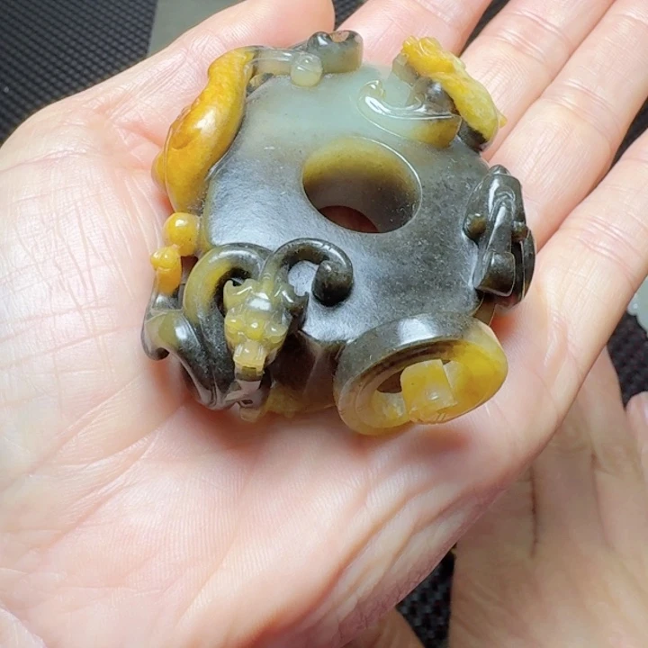 和田玉挂件未镶嵌张*成