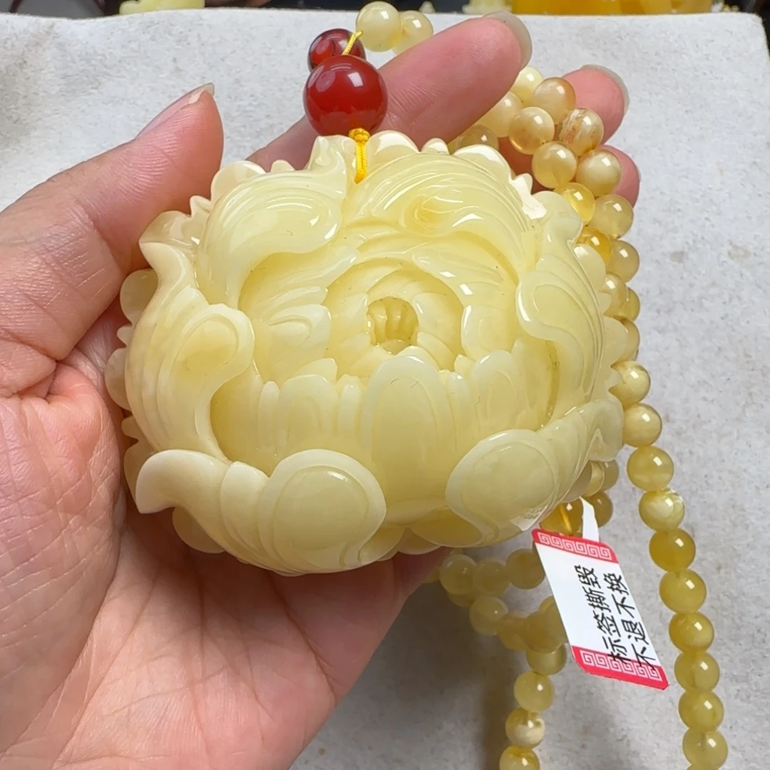 蜜蜡未镶嵌珠宝奇石