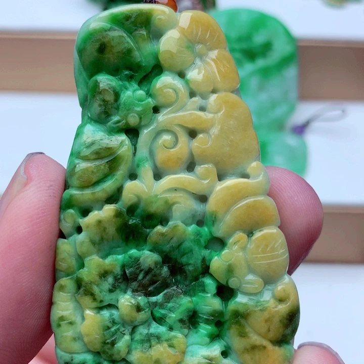 吊坠(不含链)未镶嵌翡翠