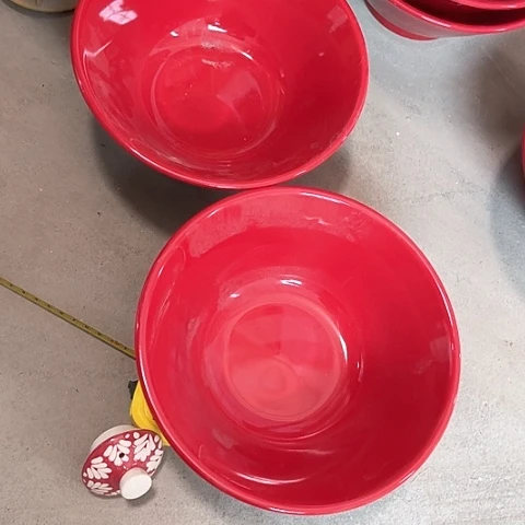 微瑕，不能明火，口径20厘米，高度8， 2个