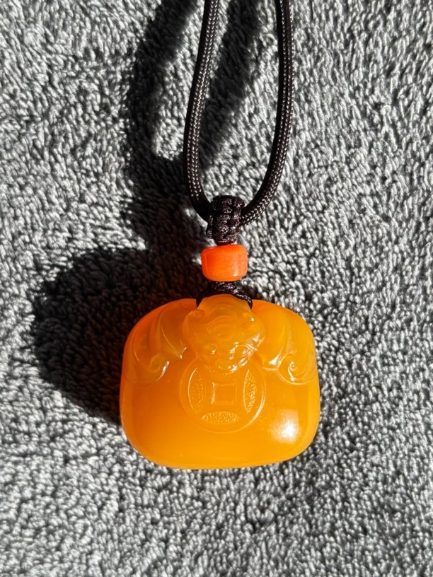 精雕缅黄  纳福挂件