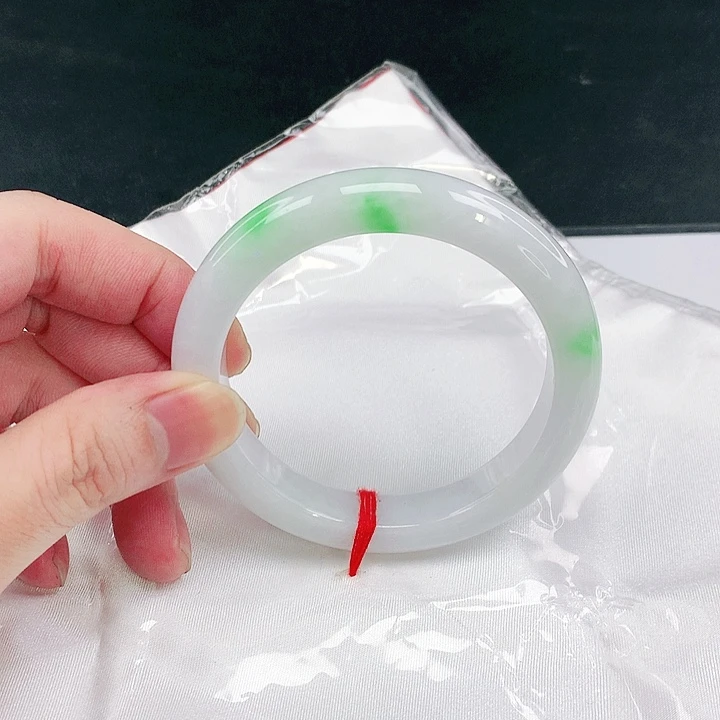 翡翠未镶嵌手镯圈57。64092