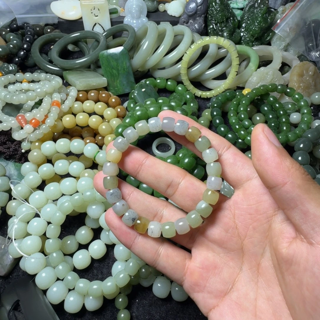 和田玉未镶嵌手串