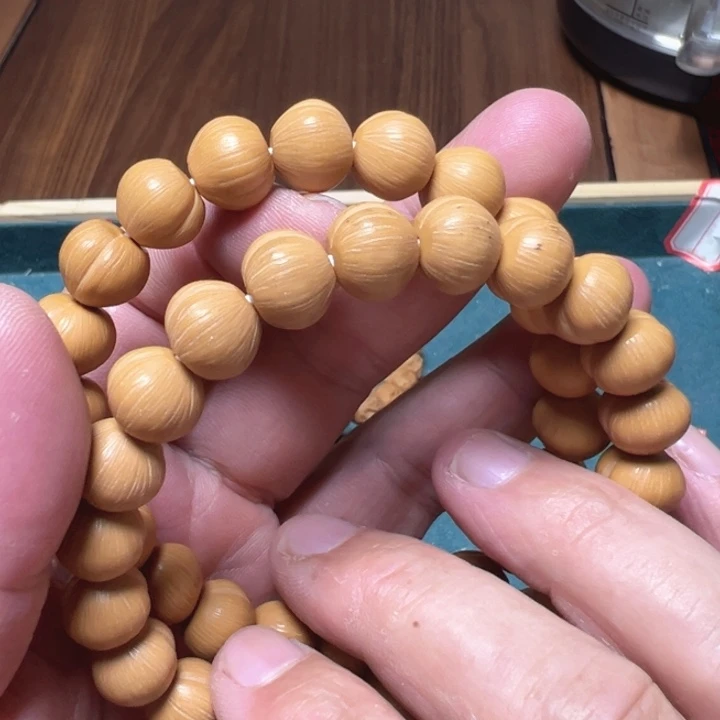 瑕疵黑点反油10左右皮桃