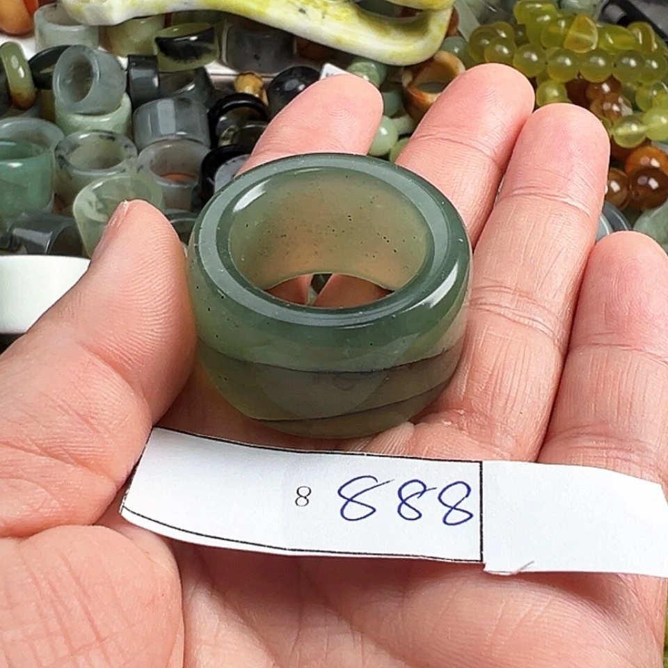 【闪购商品】未镶嵌蛇纹石玉戒指哇****?