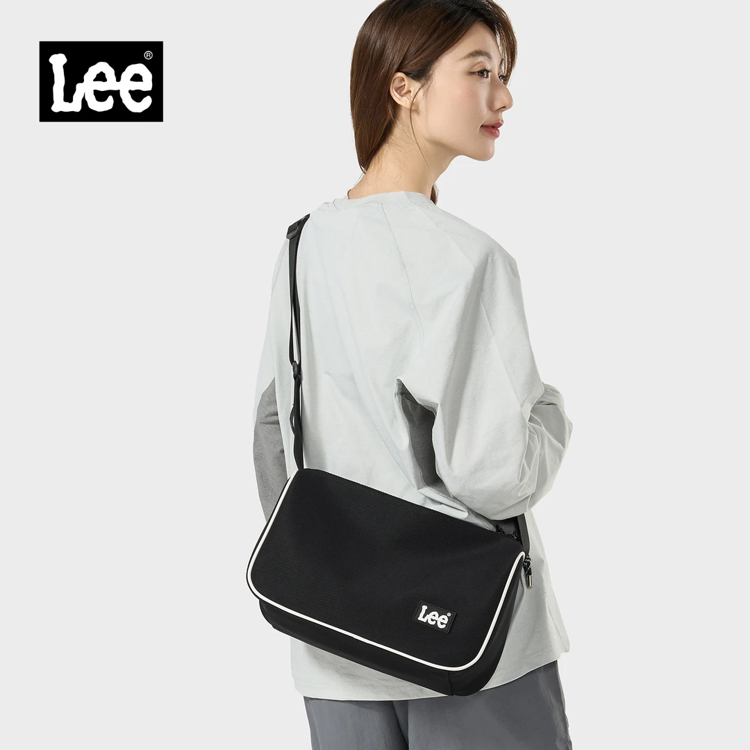 Lee轻便百搭斜挎包女生街头时尚单肩包通勤学生情侣邮差包男便携