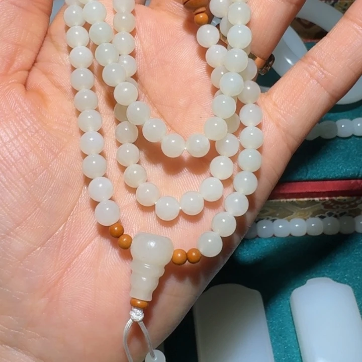 和田玉未镶嵌车挂