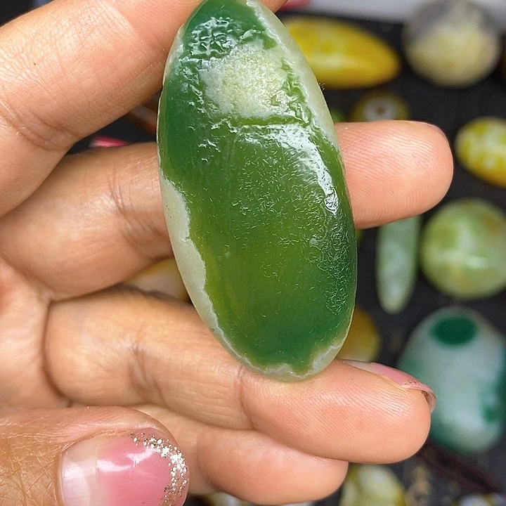 花眼俏色手把项链