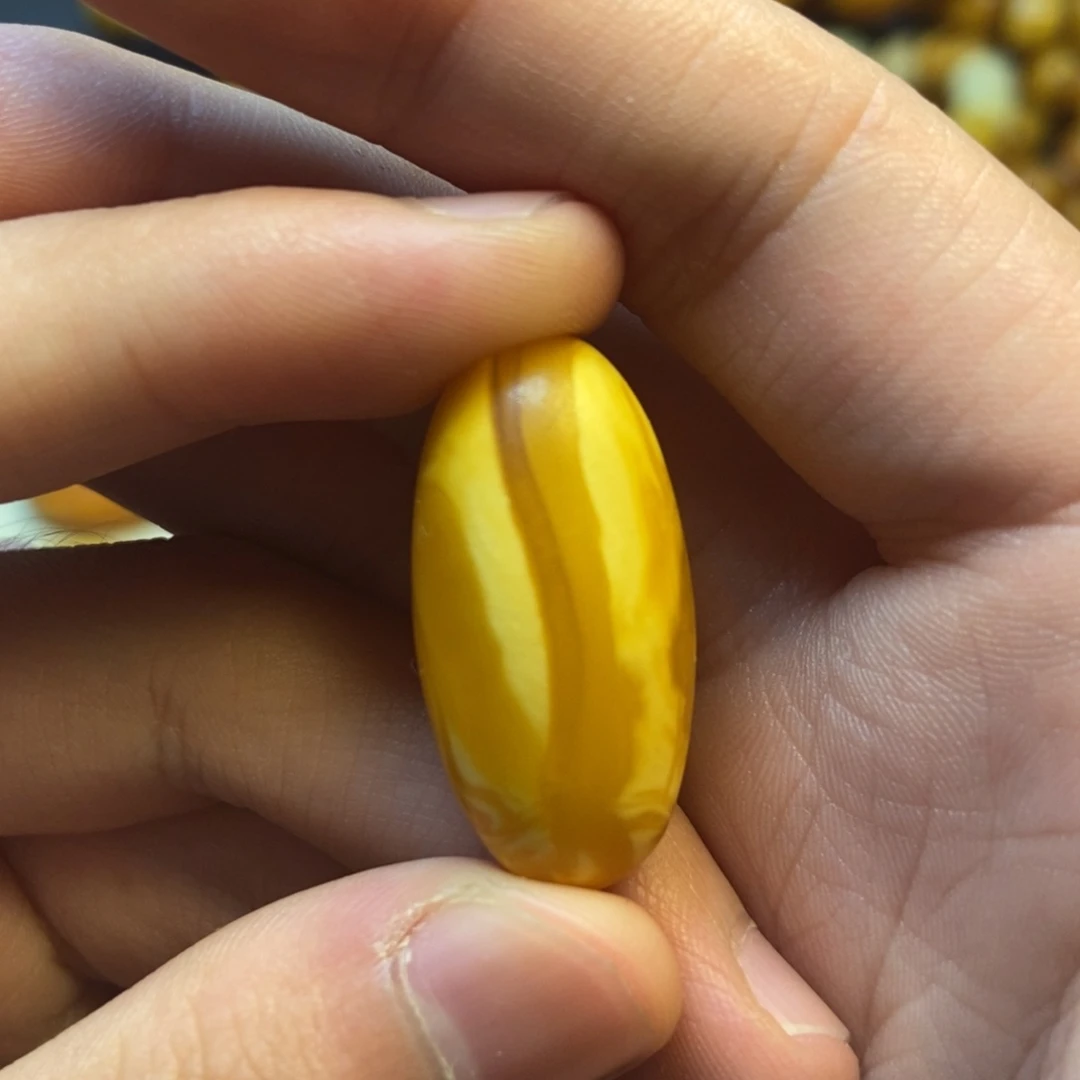 蜜蜡未镶嵌珠宝奇石