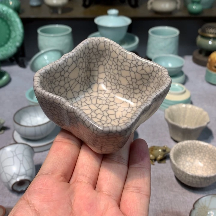 龙泉青瓷哥窑白釉