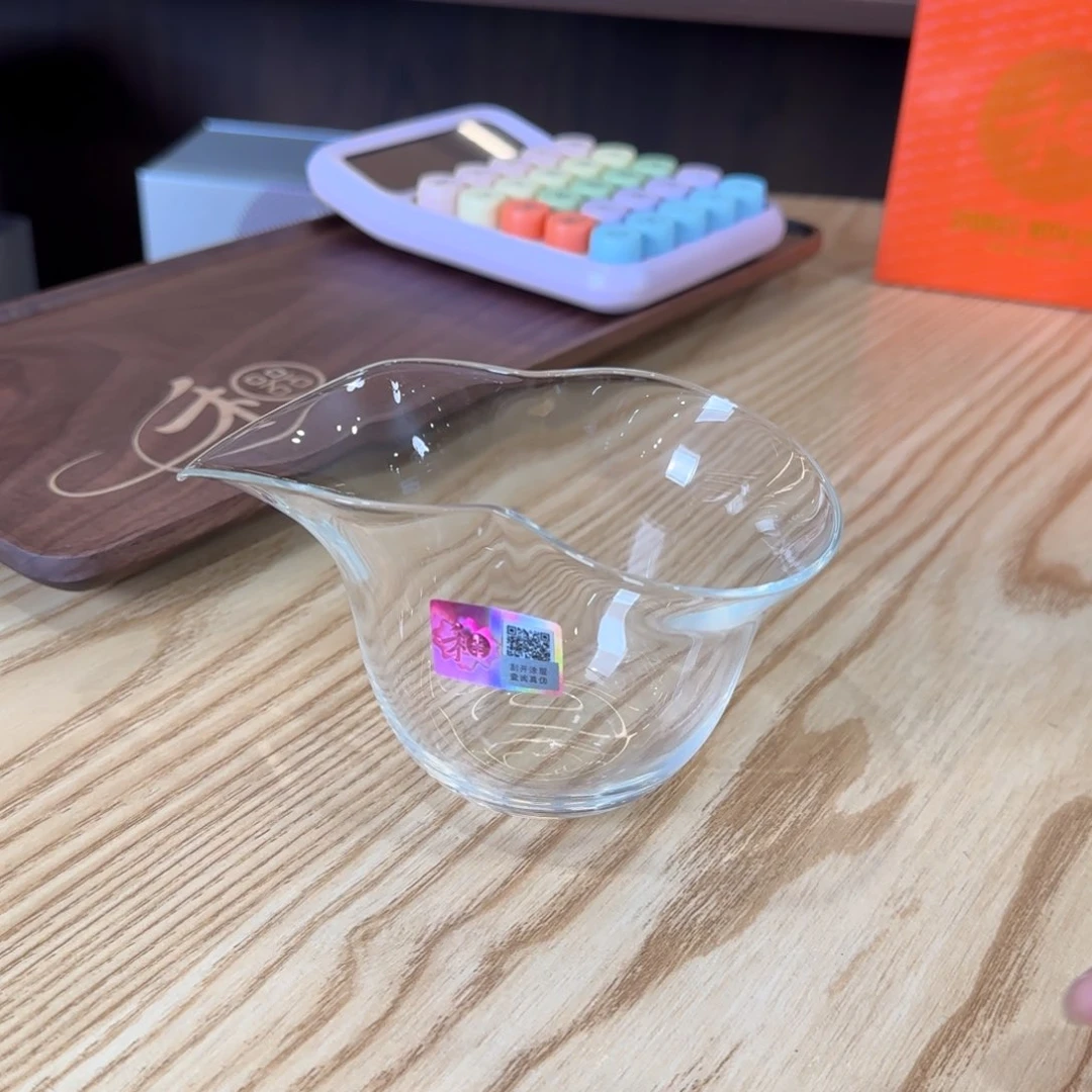 禾器福珑公道杯。