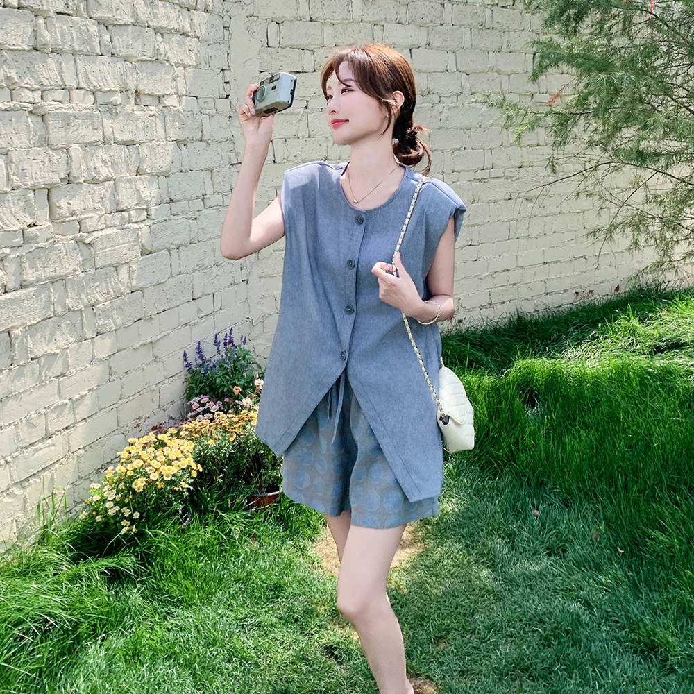 休闲随性穿搭马甲短裤两件套女夏2025新款小个子洋气减龄时尚套装