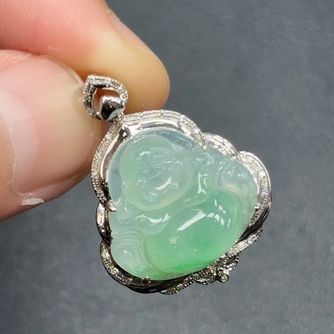 翡翠18K金镶嵌颈饰佛公