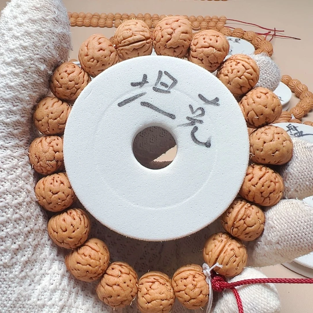 我***️桃核手串坦克精品