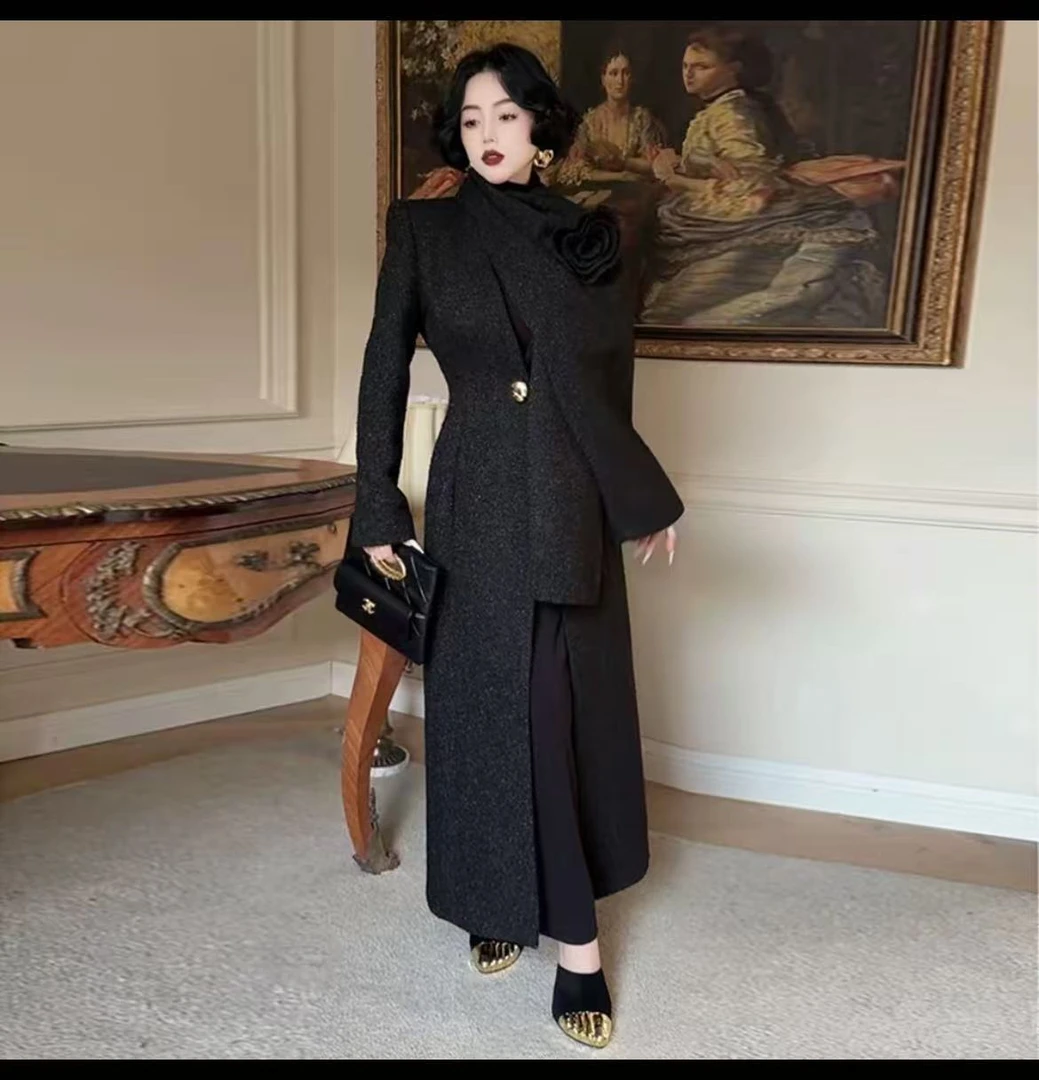 OUPAN 欧盼 深圳南油原创 秋冬中长款设计感围脖胸花黑色大衣962