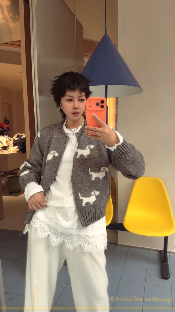 【济州岛】白色小狗提花设计拉链款针织开衫