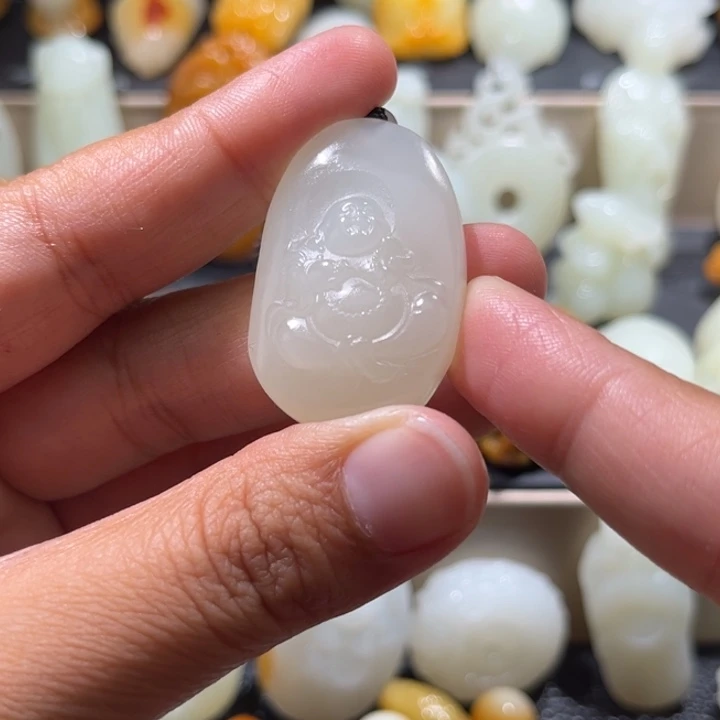 和田玉未镶嵌颈饰