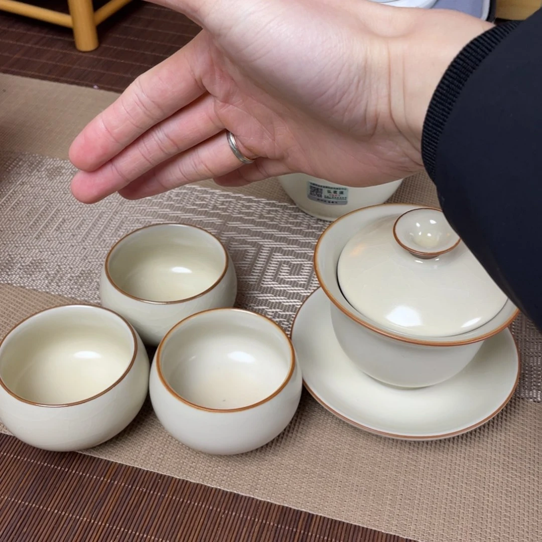 瓷片。。。。。。。。。。。。。。。。