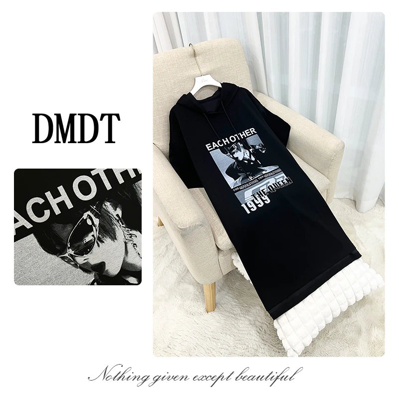【DMDT潮牌】2025新品 “卓尔不凡”字母印花显瘦连帽连衣裙A1893