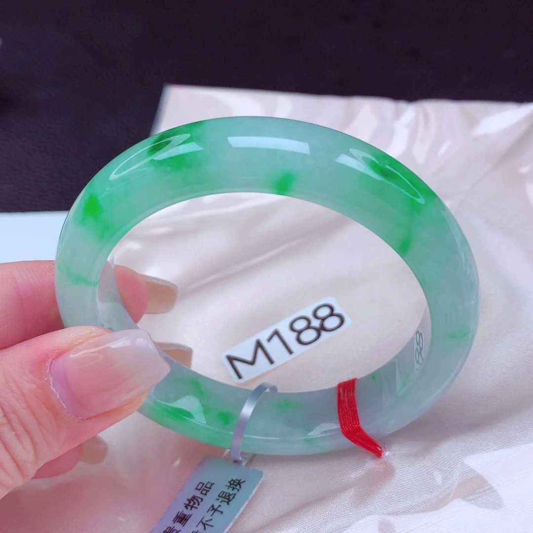 翡翠手镯未镶嵌翡翠手镯88