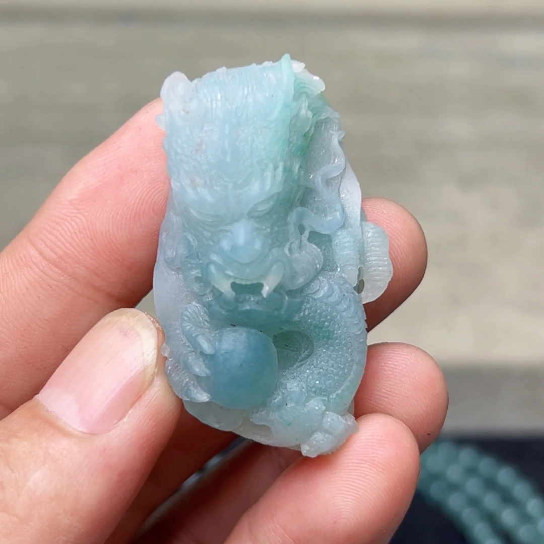 定制翡翠未镶嵌龙牌